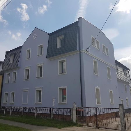 Kamienica Zerniki Wroclawskie Luaran gambar